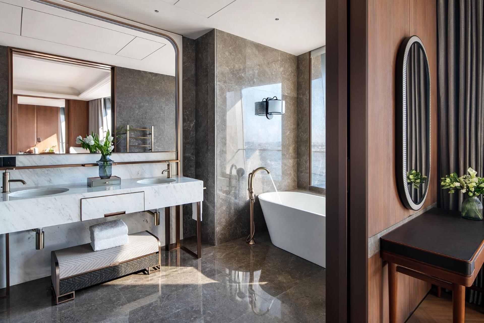 Four Seasons Hotel 大連市 エクステリア 写真