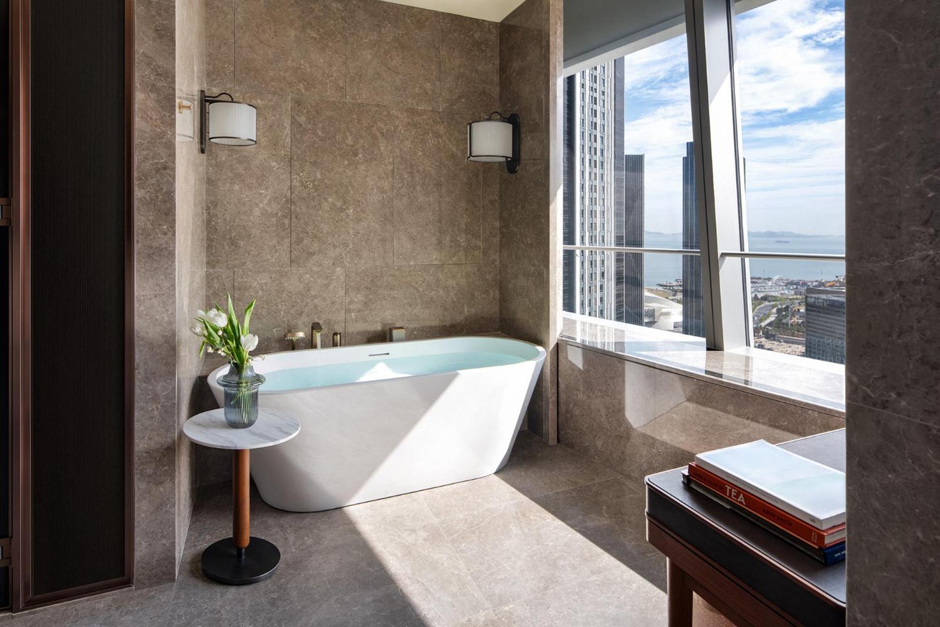 Four Seasons Hotel 大連市 エクステリア 写真